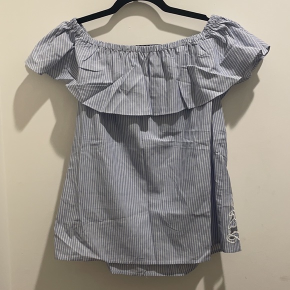 Pretty Off Shoulder Blouse - Picture 4 of 4